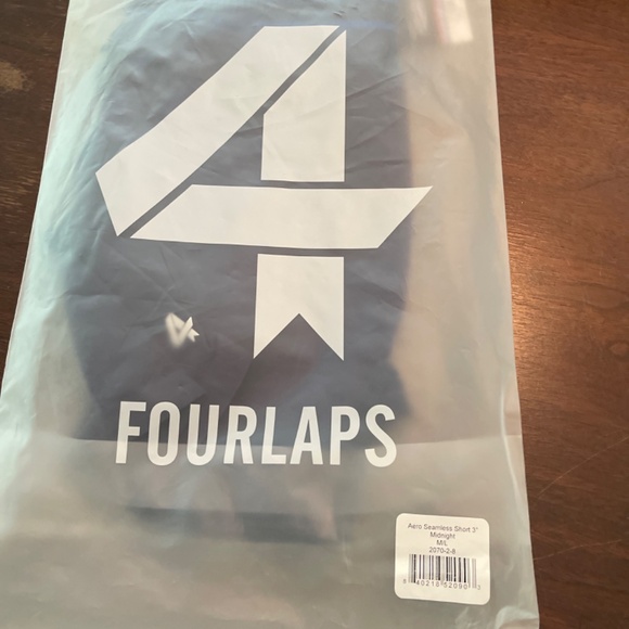 Four Laps - Picture 4 of 4